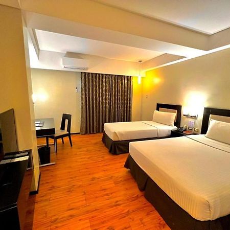 Mallberry Suites Business Hotel Cagayan de Oro Ngoại thất bức ảnh