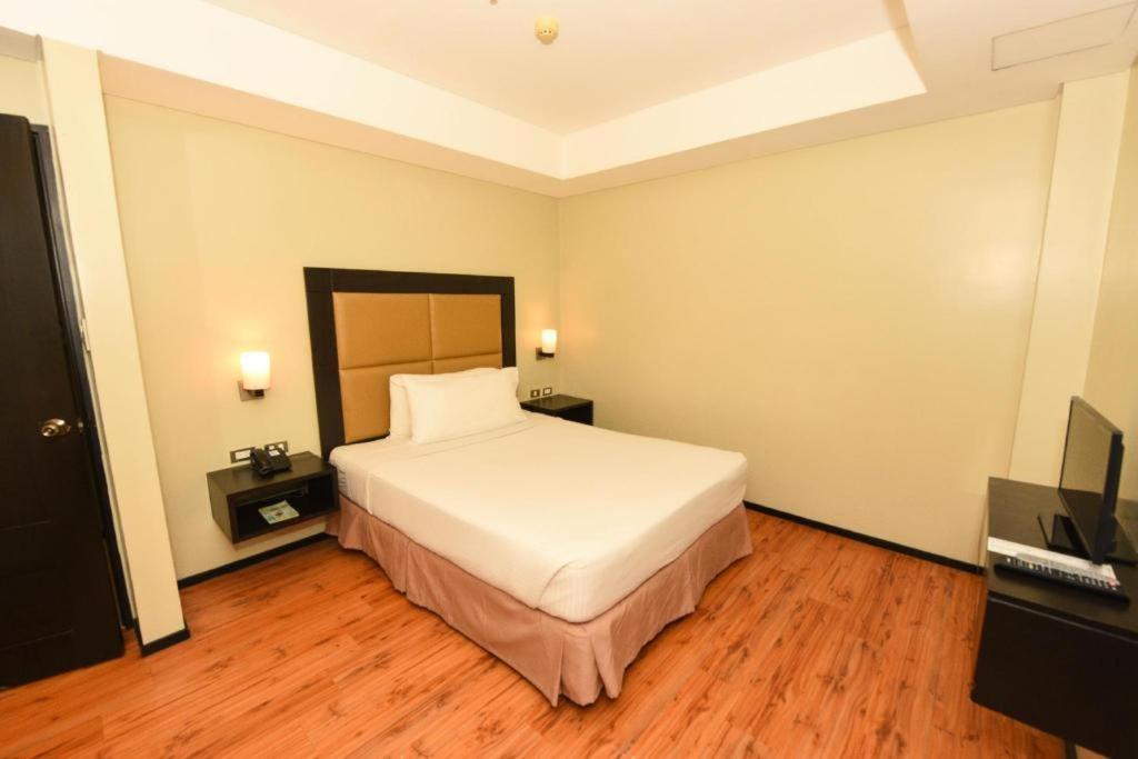 Mallberry Suites Business Hotel Cagayan de Oro Ngoại thất bức ảnh