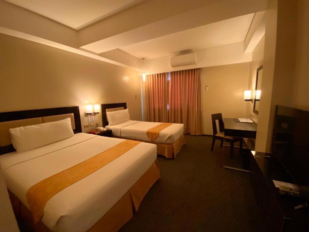 Mallberry Suites Business Hotel Cagayan de Oro Ngoại thất bức ảnh