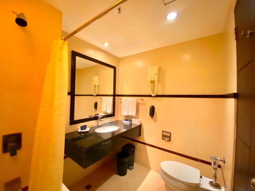 Mallberry Suites Business Hotel Cagayan de Oro Ngoại thất bức ảnh