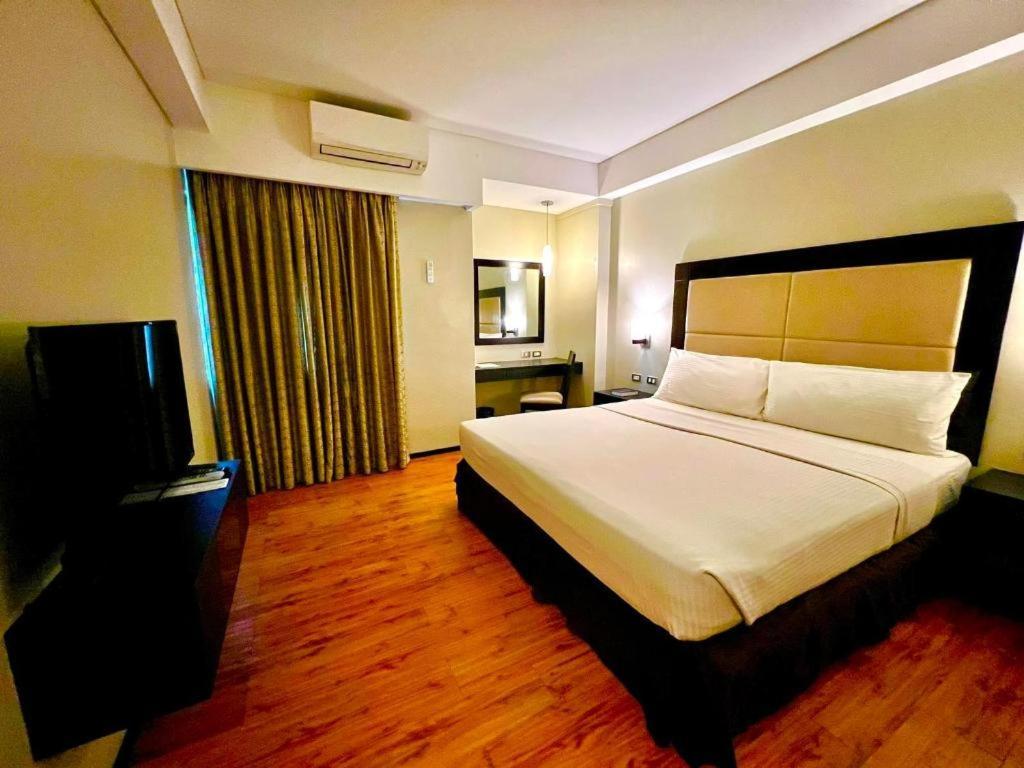 Mallberry Suites Business Hotel Cagayan de Oro Ngoại thất bức ảnh