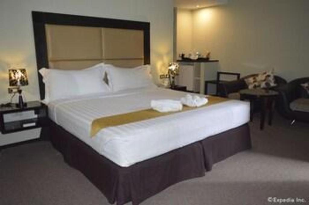 Mallberry Suites Business Hotel Cagayan de Oro Ngoại thất bức ảnh