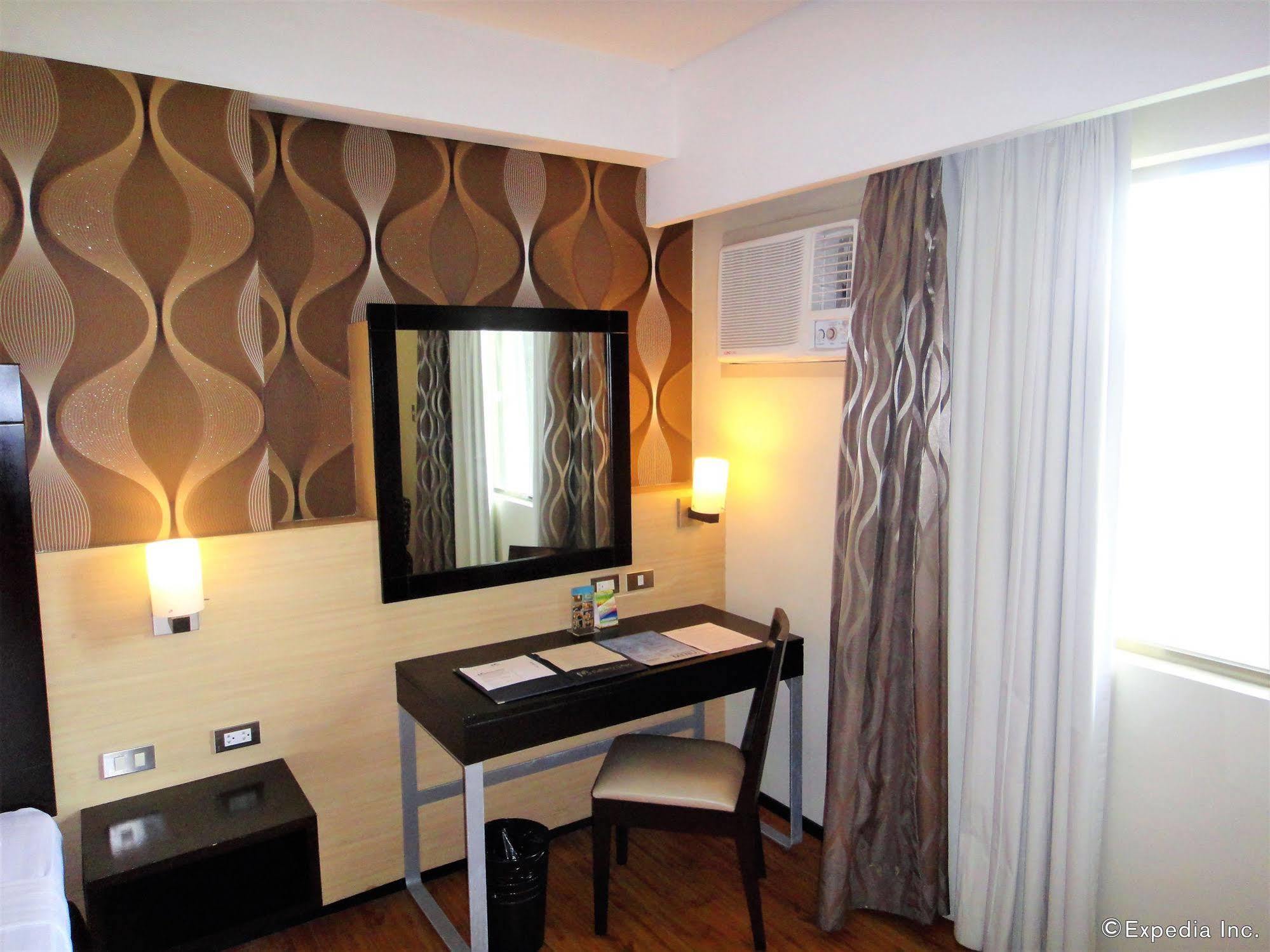 Mallberry Suites Business Hotel Cagayan de Oro Ngoại thất bức ảnh