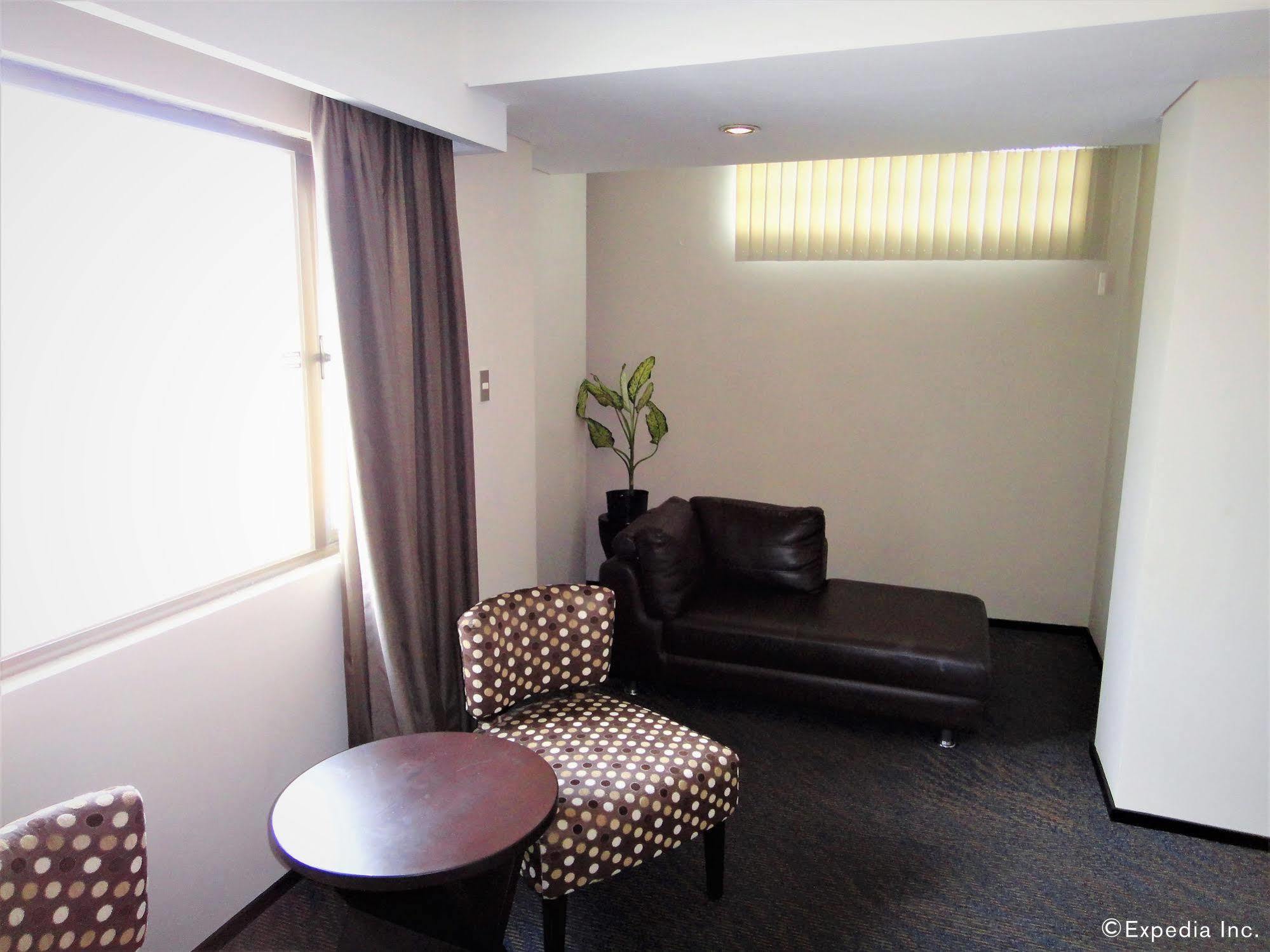Mallberry Suites Business Hotel Cagayan de Oro Ngoại thất bức ảnh