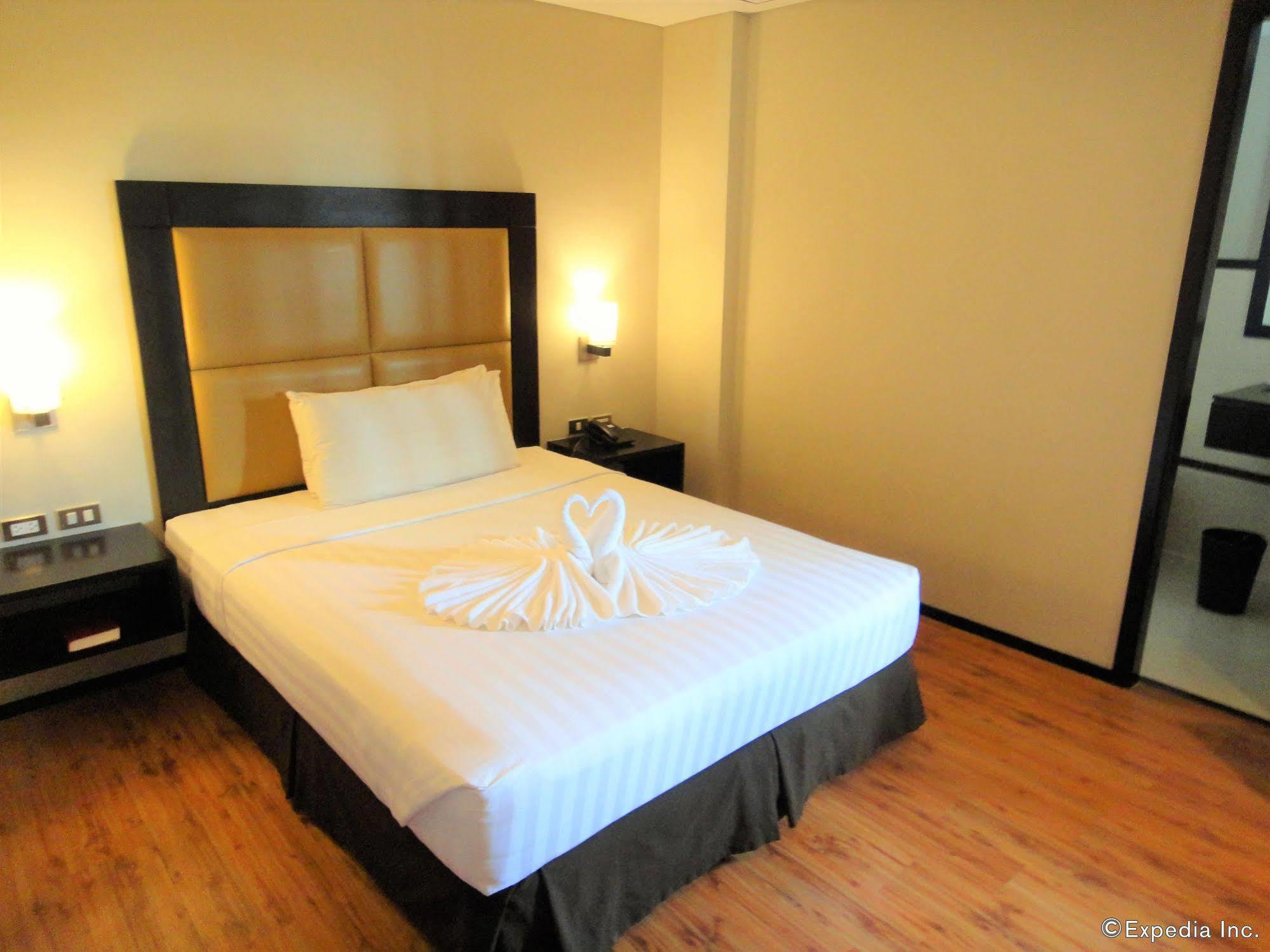 Mallberry Suites Business Hotel Cagayan de Oro Ngoại thất bức ảnh
