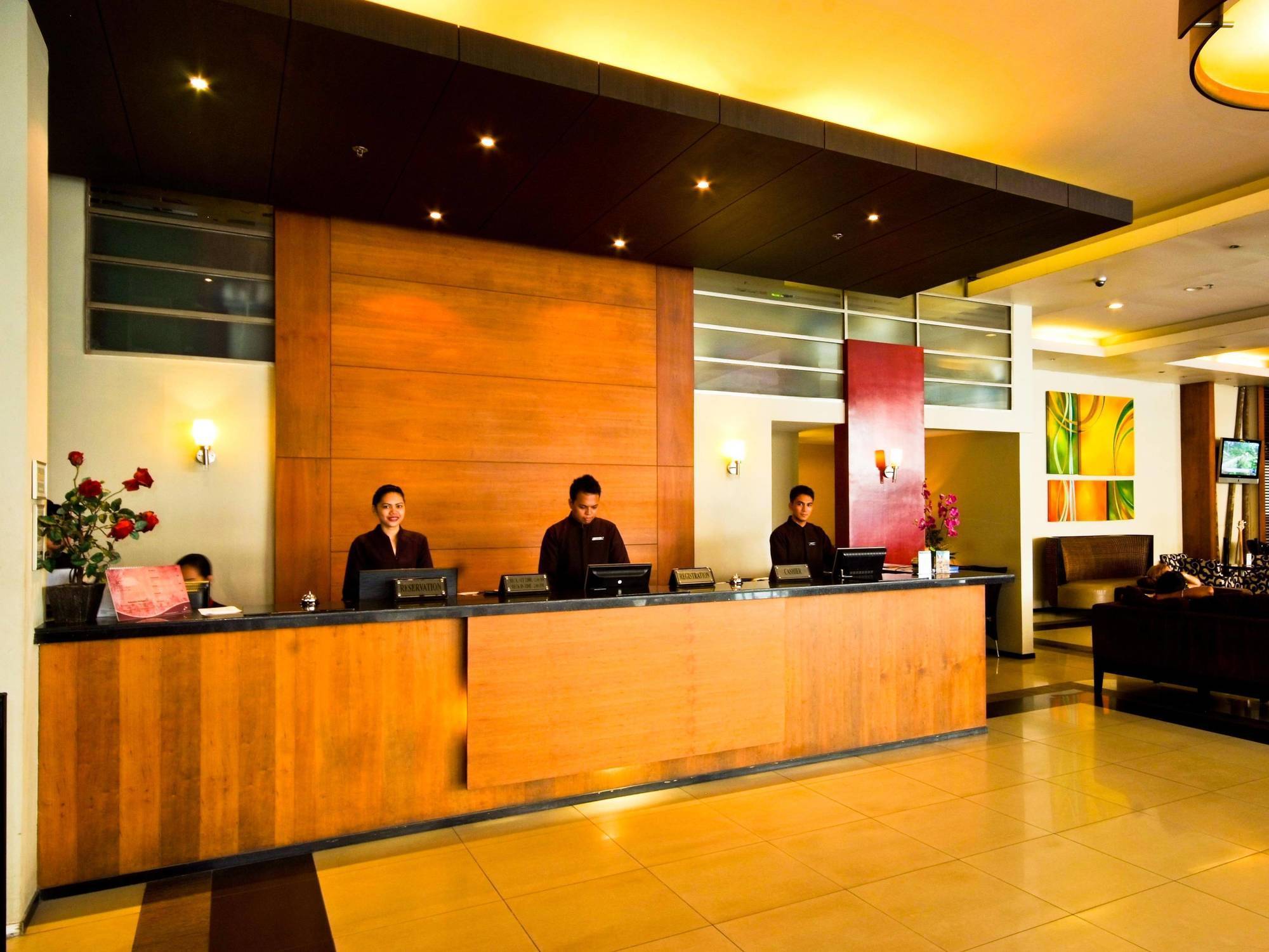 Mallberry Suites Business Hotel Cagayan de Oro Ngoại thất bức ảnh